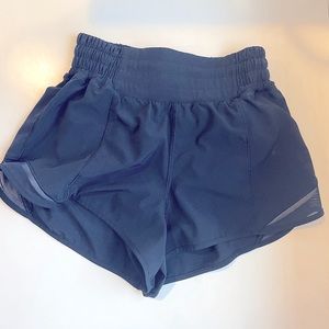 Lululemon Hotty Hot High Rise 2.5 inch inseam (Lined)